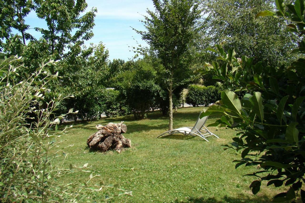 Gite De La Cour Campandré-Valcongrain Εξωτερικό φωτογραφία